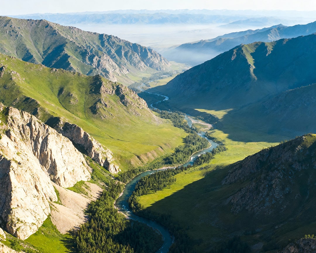 Altai Mountains landscape where the shilajit resin is sourced