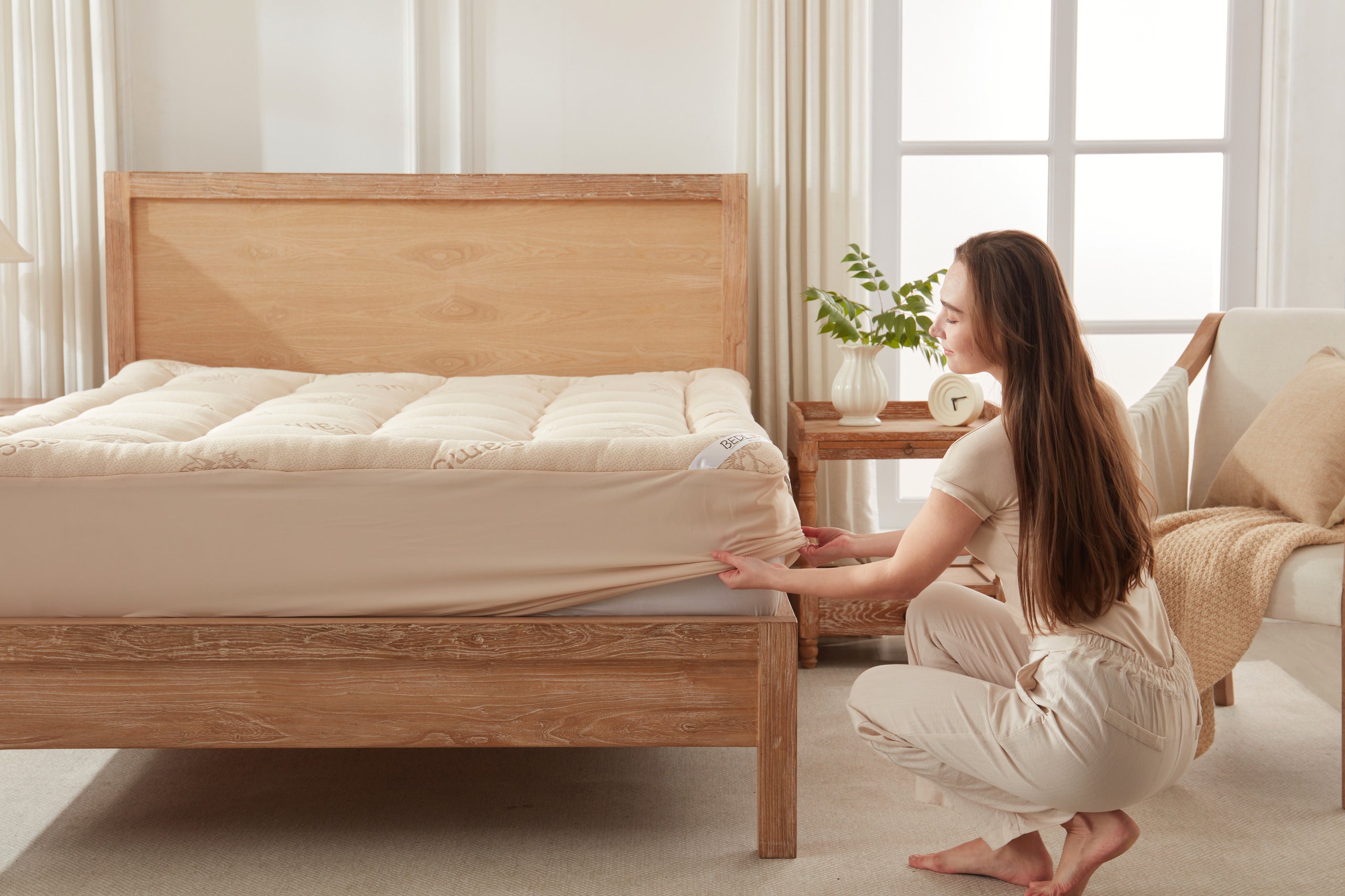 Bedlore bamboo mattress topper deep pocket fit around a mattress corner